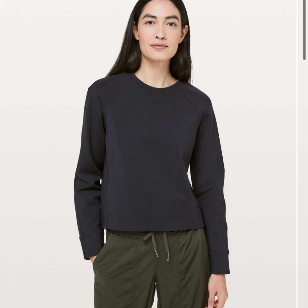 Lululemon On-Track Crew in Black - Size 8